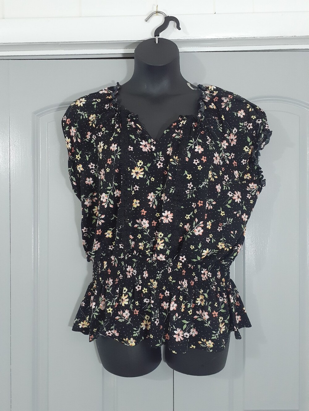 Love + joy Black Floral Blouse Size 2x